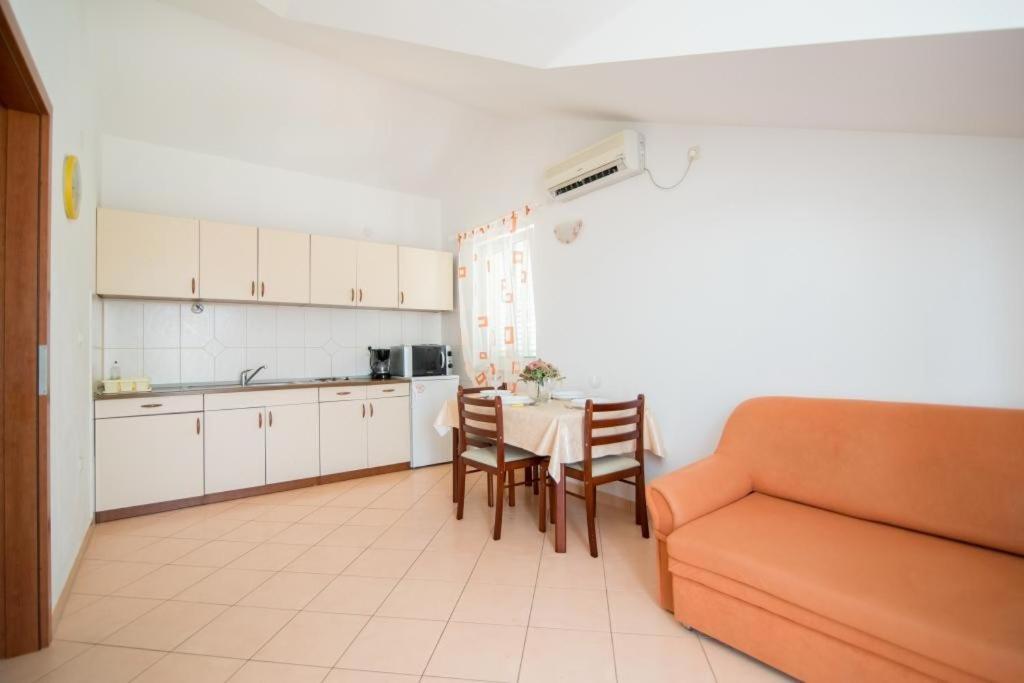 Apartments Batinic سوبيتار المظهر الخارجي الصورة